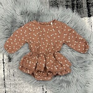 Quincy Mae Girls Rosie Romper in Clay Ditsy Floral Size 18-24 Month